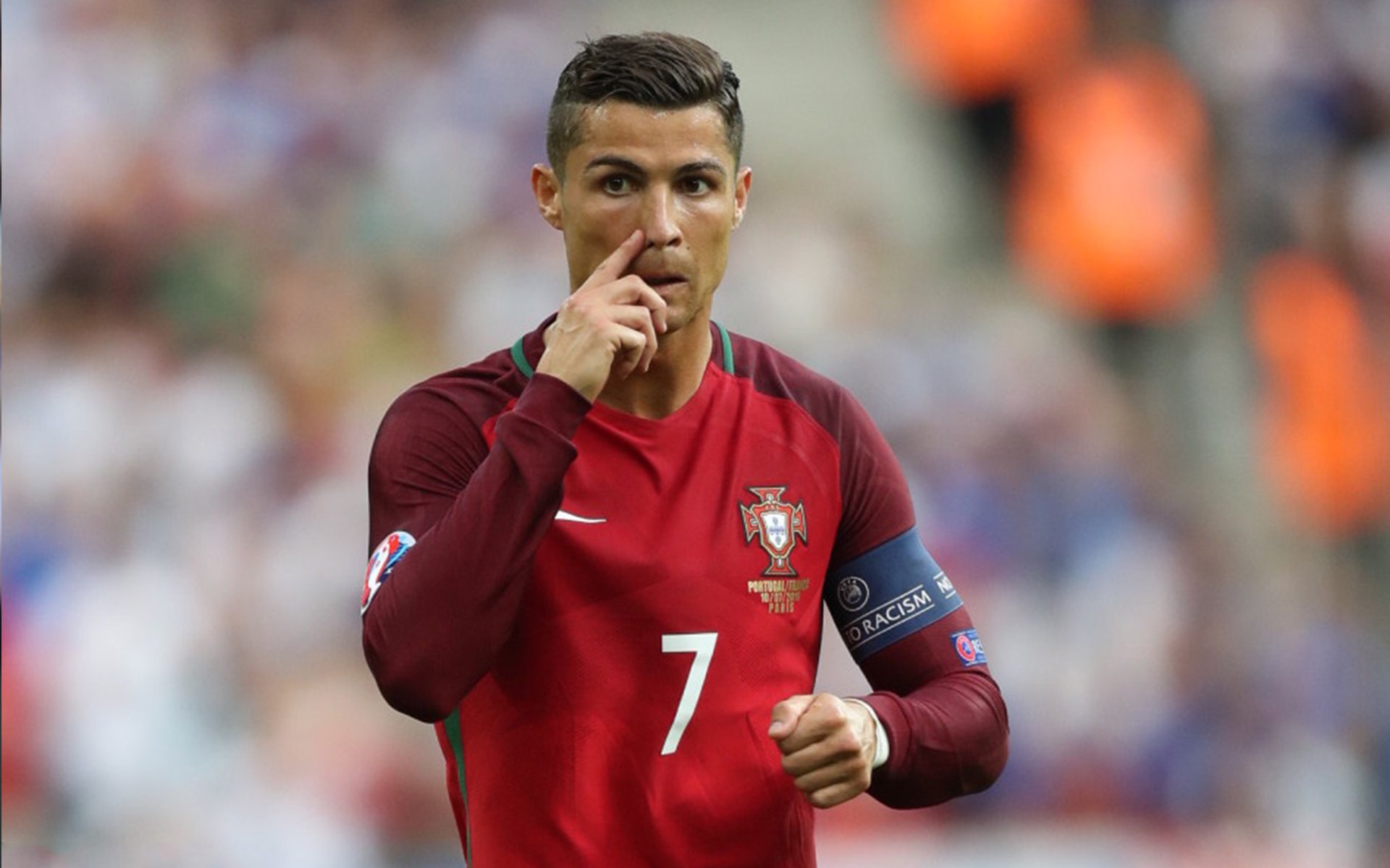 “足球文化节在全国多地盛大举办,普及足球运动”,足球文化节海报