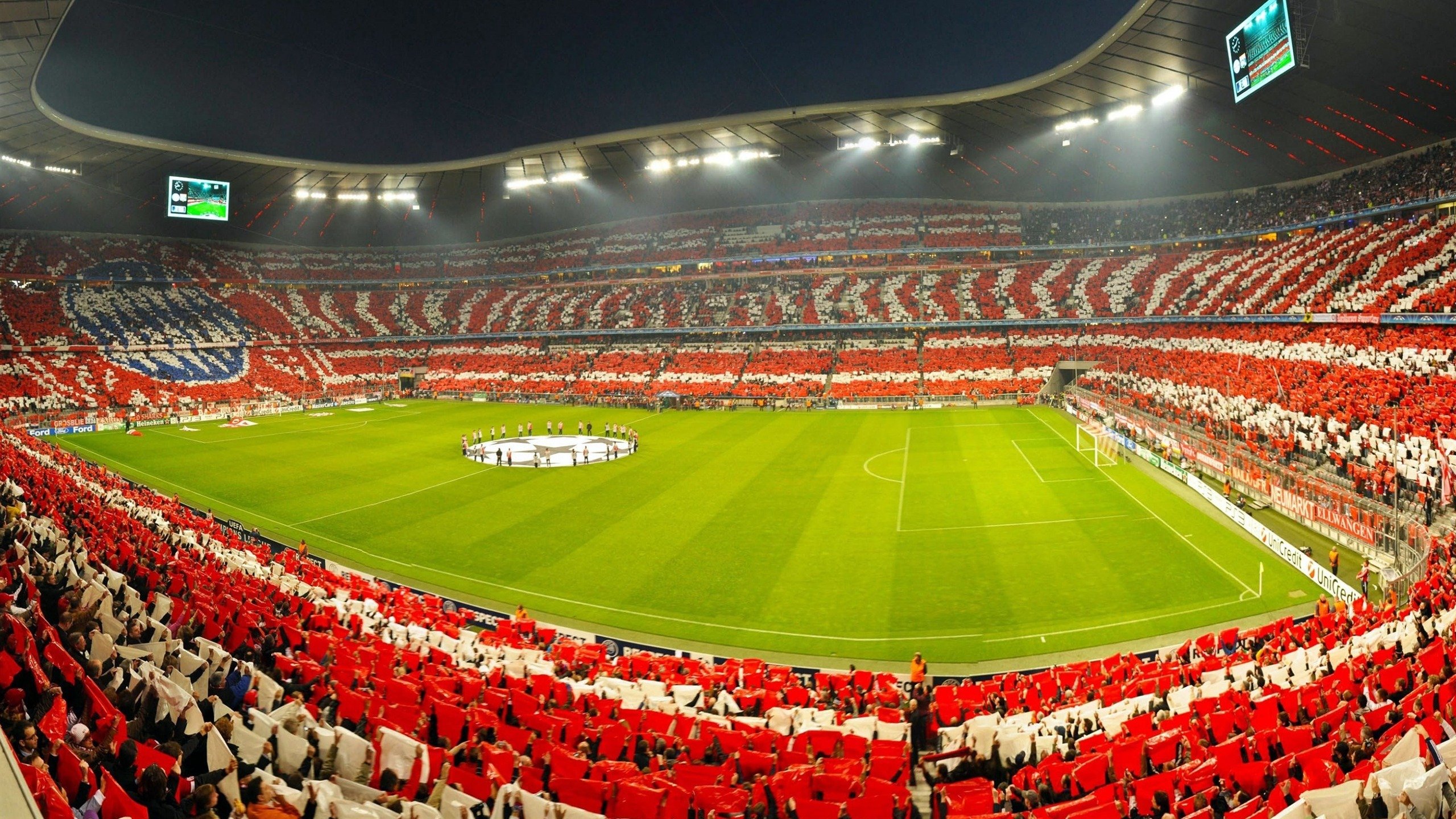 “逆境突围:球队在关键时刻的神奇表现”,《逆境突袭》